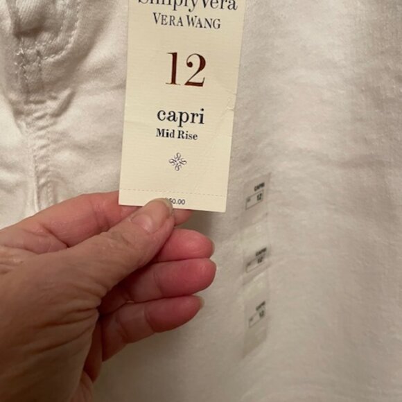 Simply Vera Wang Size 12 Roll Cuff Capri Jeans Soft Stretch White Denim Mid Rise - Picture 4 of 8